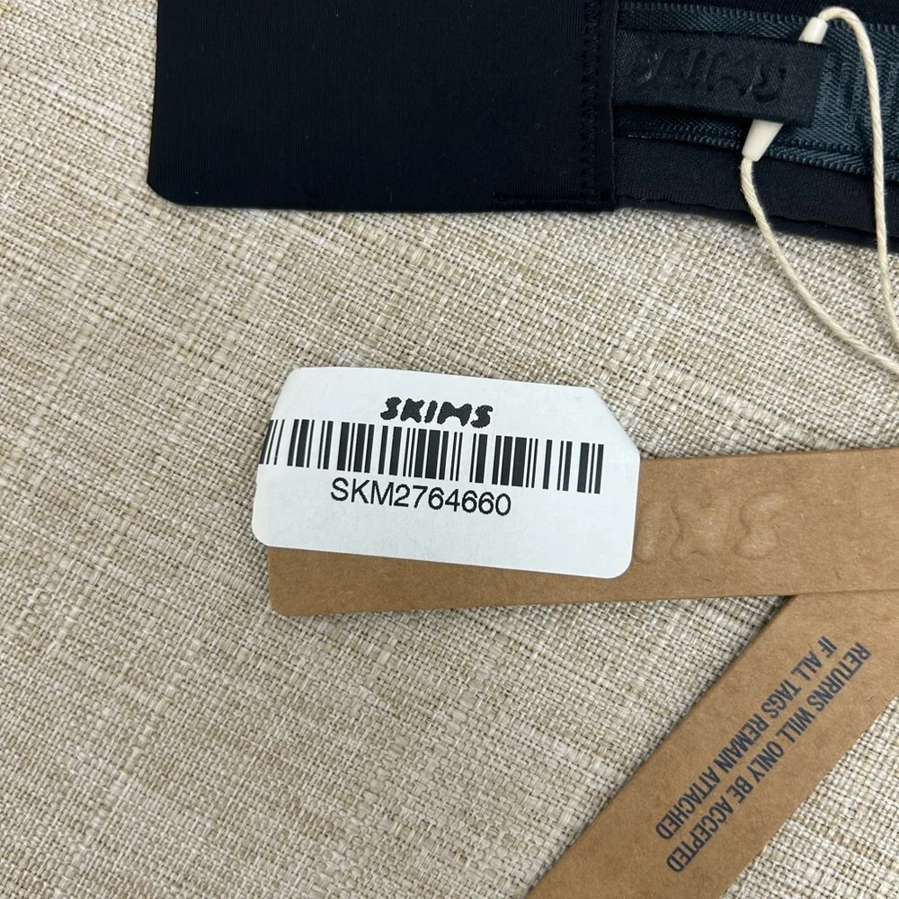 SKIMS Black Bra - Picture 6 of 6